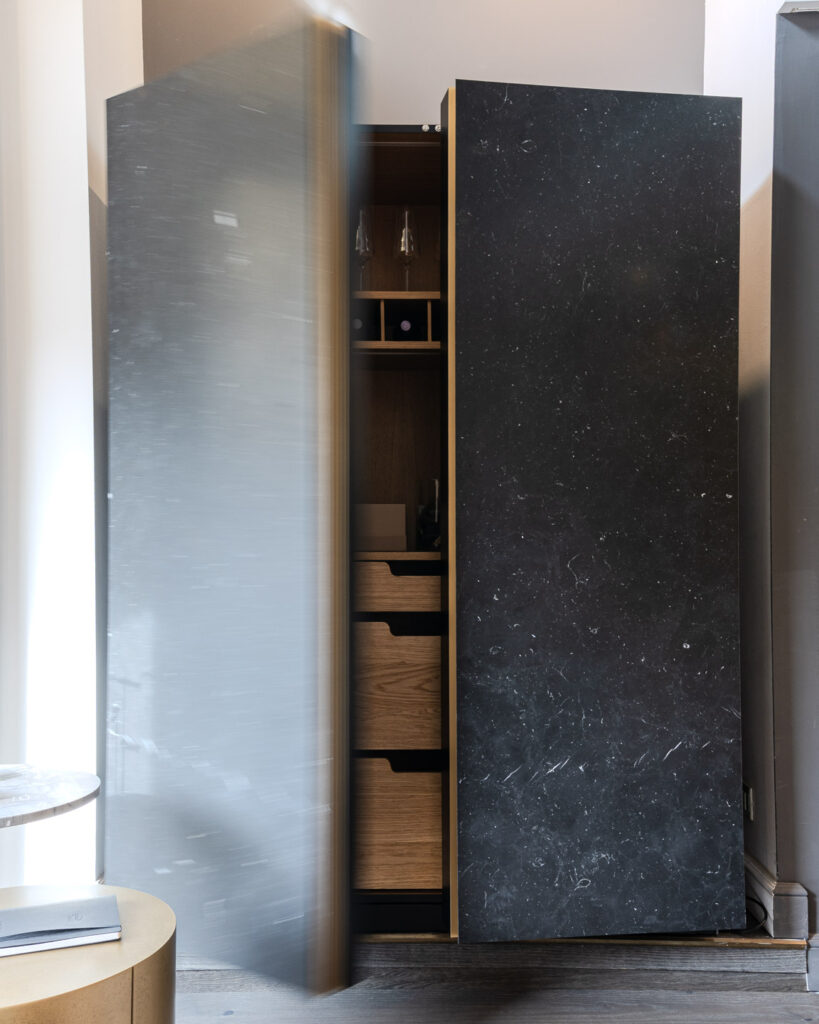 00_cabinet-paviaepavia-neromarquina