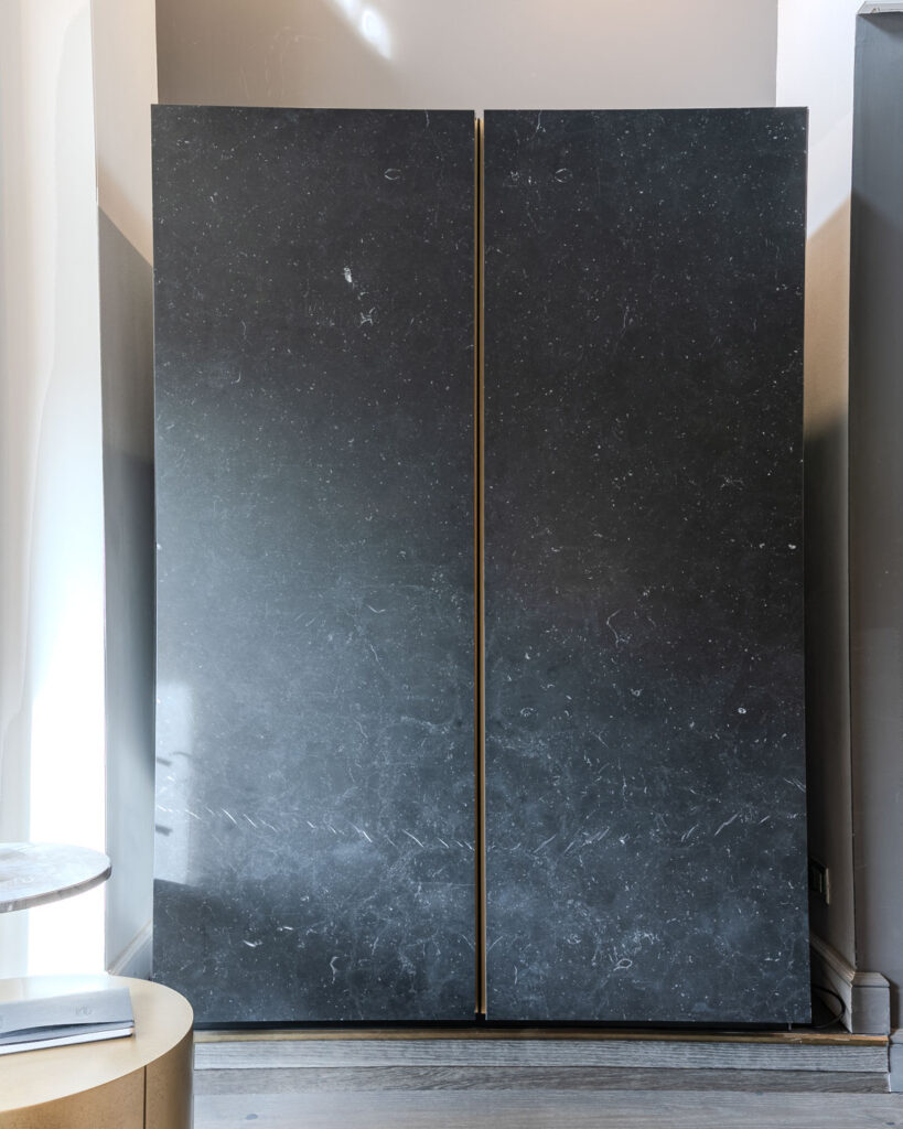 cabinet-paviaepavia-neromarquina-2
